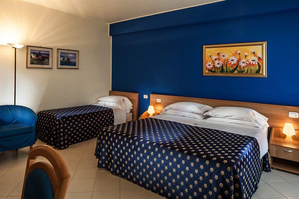Riviera Del Sole Hotel Resort Spa Piraino Buitenkant foto