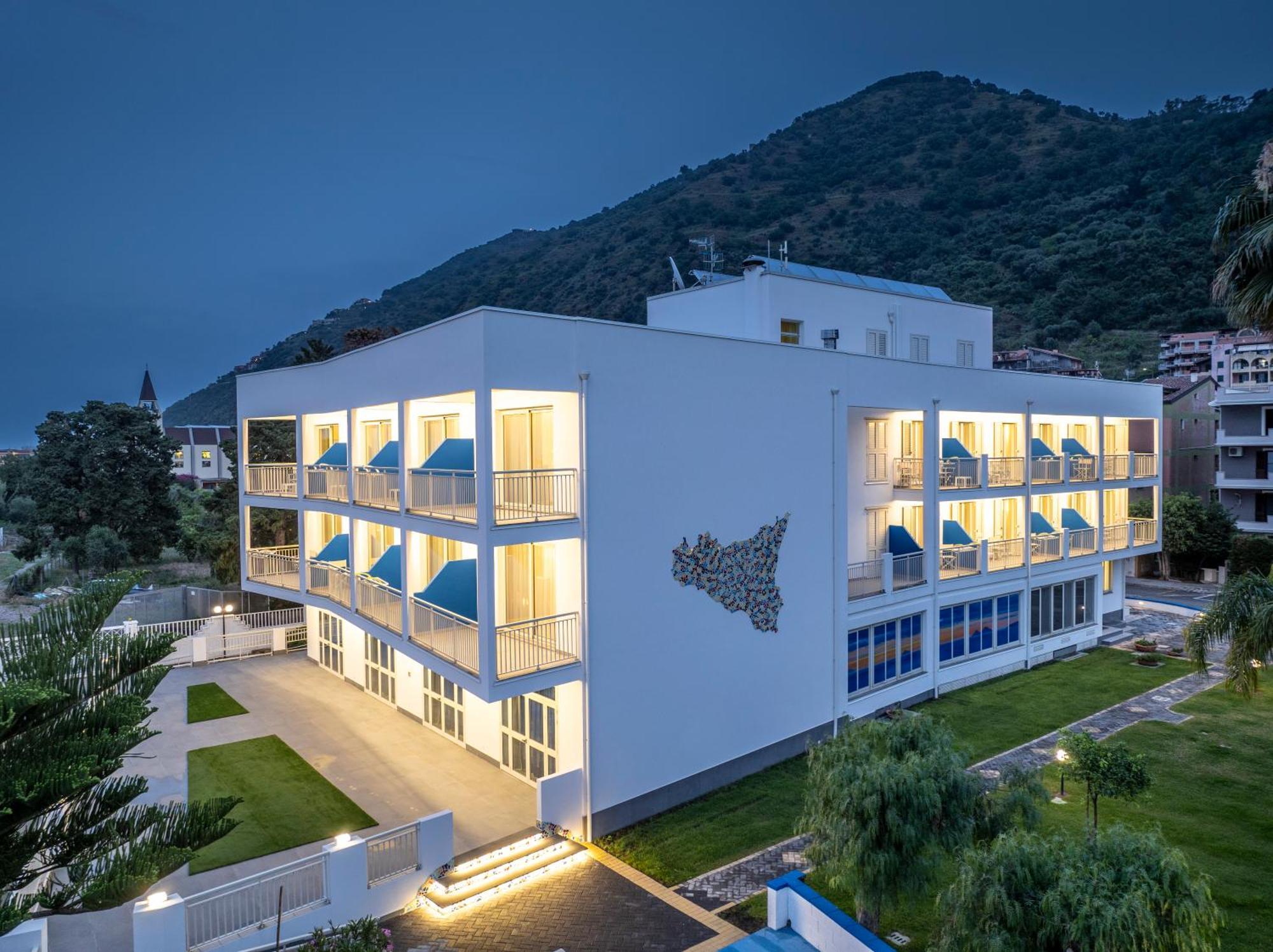 Riviera Del Sole Hotel Resort Spa Piraino Buitenkant foto